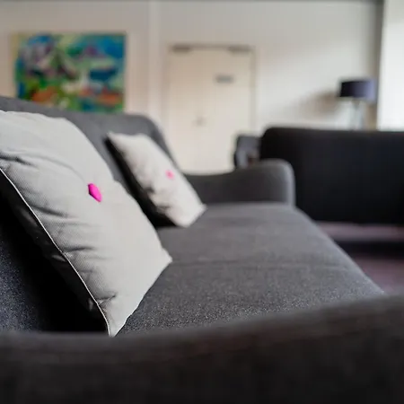 瓦埃勒卡本酒店 2*