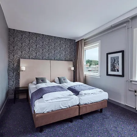 호텔 Hotel Cabinn Vejle 2*